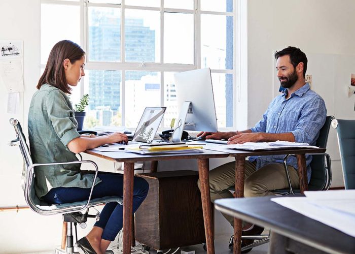 entrepreneurs-hard-at-work-9E2P7XC.jpg
